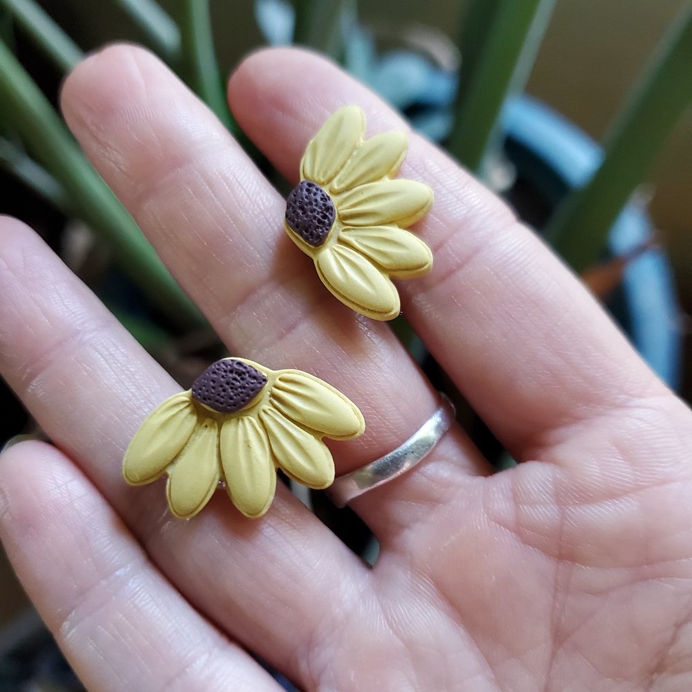 Clay earrings Sunflower black eyed Susan new!